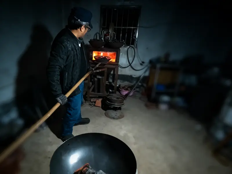 张锅匠铁锅淬火打磨_18道标准化工序